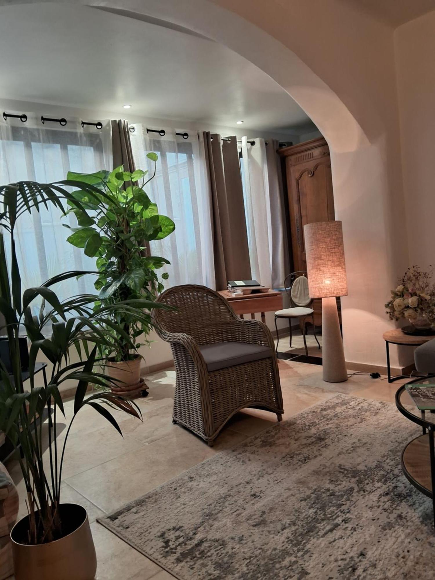 Le Clos Du Rouet Tarascona Esterno foto