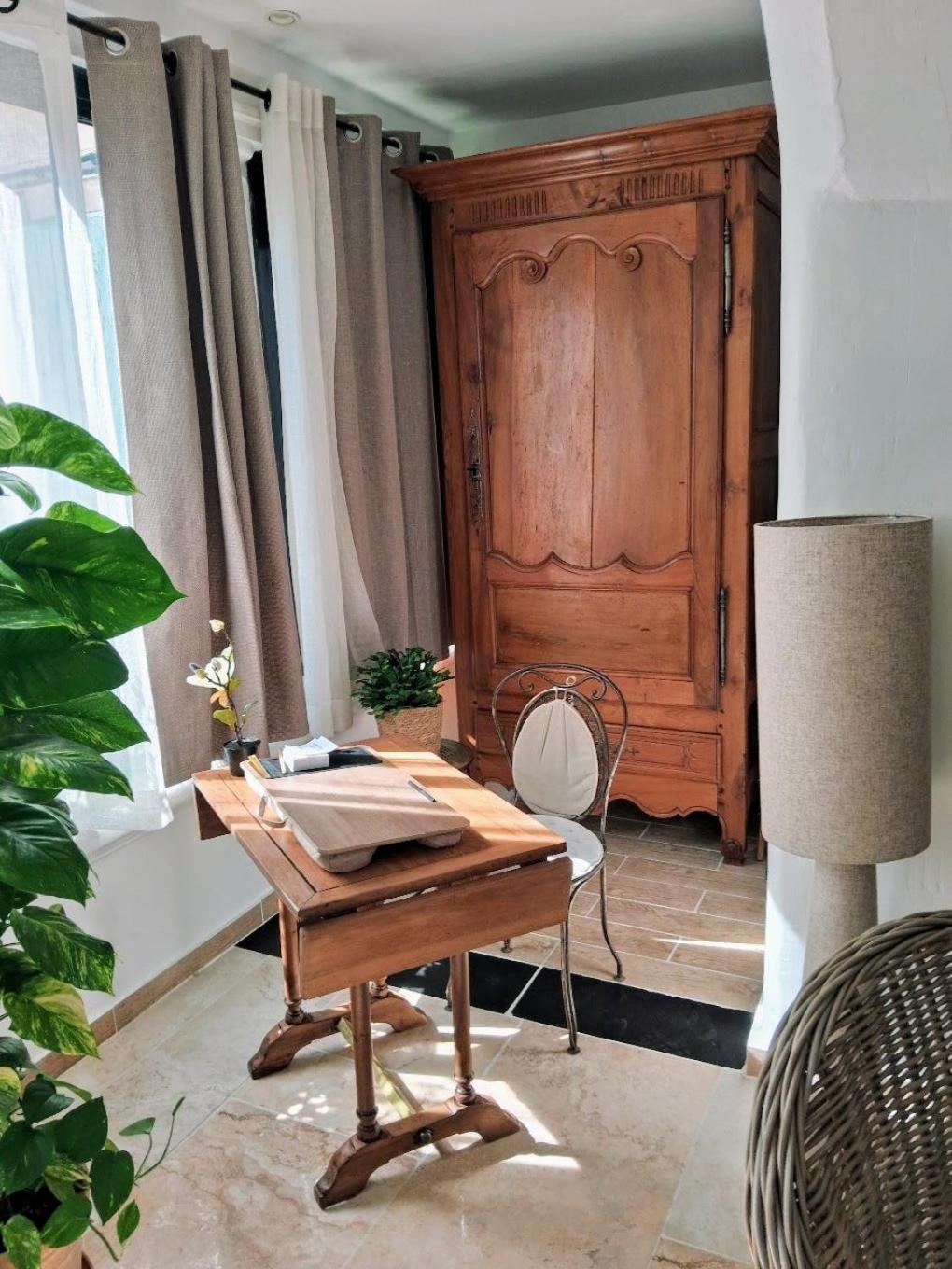Le Clos Du Rouet Tarascona Esterno foto