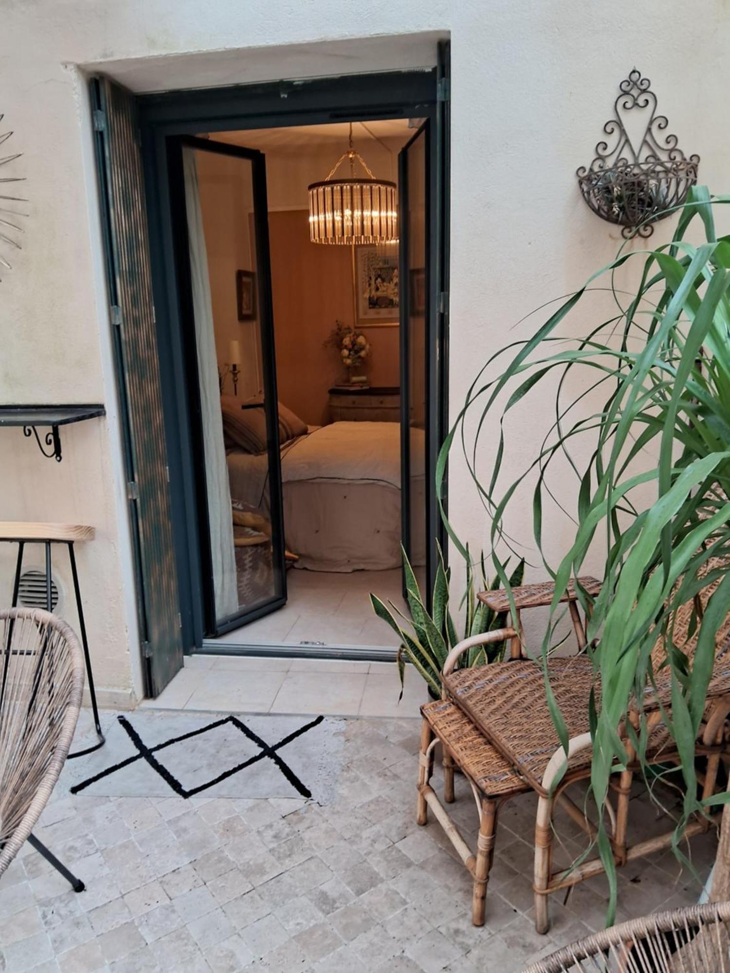Le Clos Du Rouet Tarascona Esterno foto